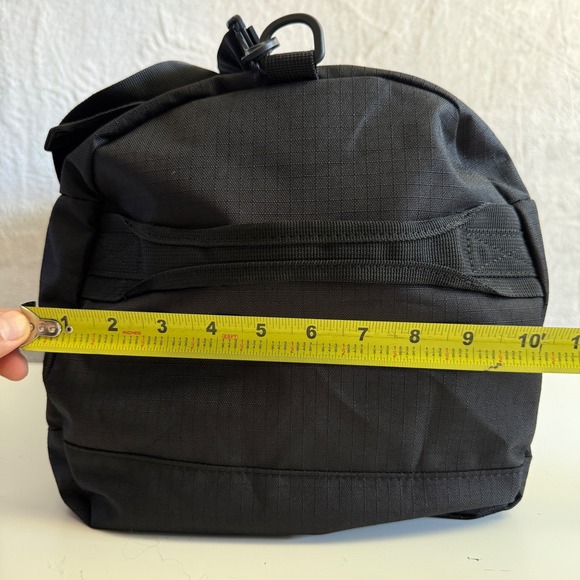 DAKINE PACKABLE EQ Duffel 35L Black Travel Gym CarryOn Shoulder Bag New W/TAGS - Picture 13 of 16